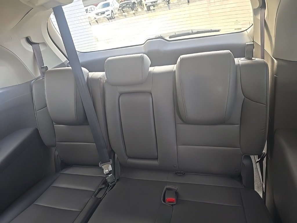 Used 2015 Honda Odyssey Touring image 18