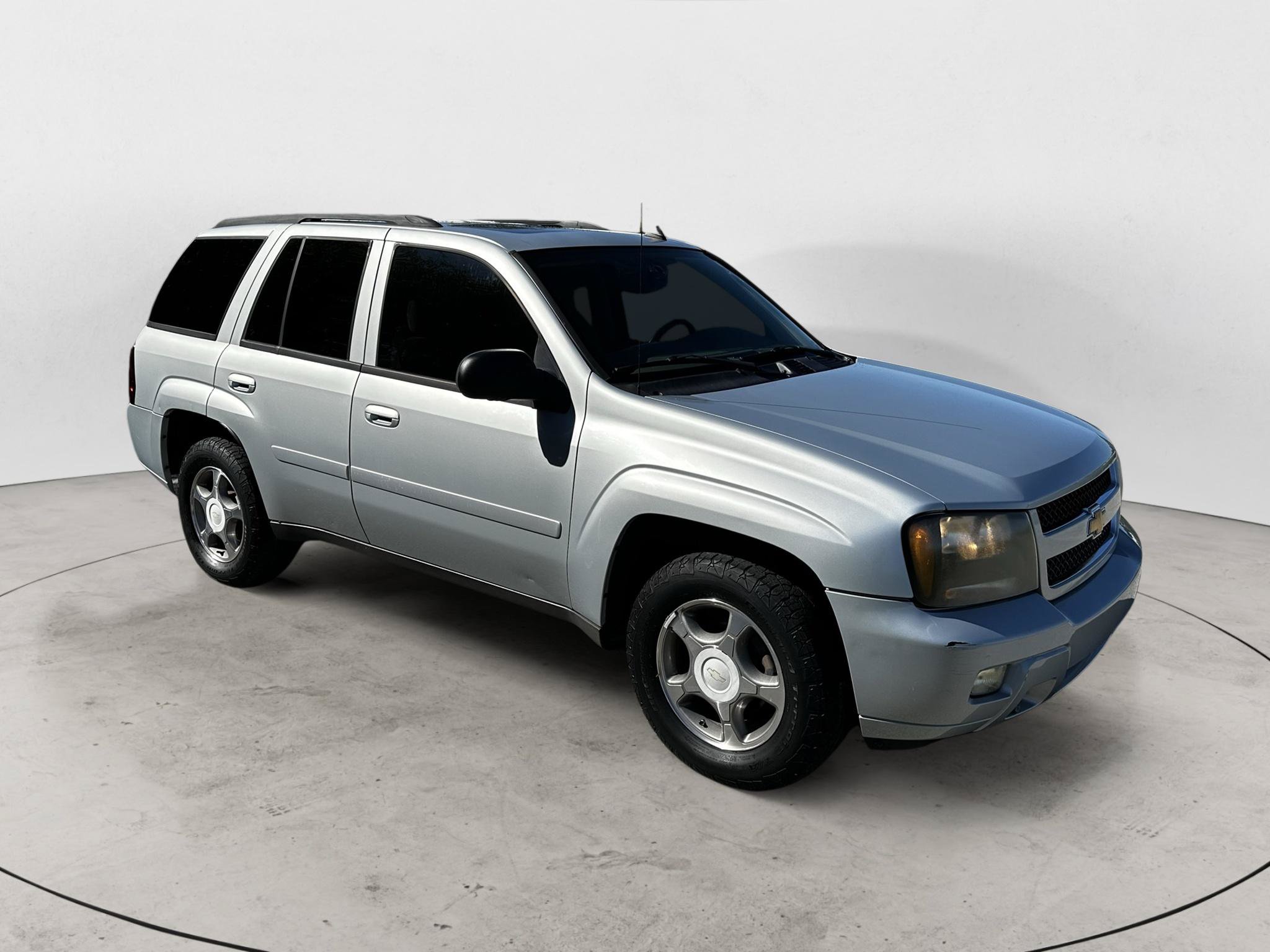 Used 2008 Chevrolet TrailBlazer LT w/ Sun And Sound Package AWD/4WD image 3