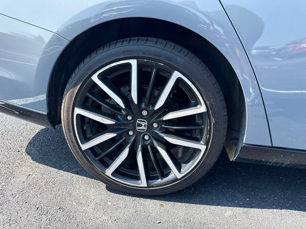 Used 2023 Honda Accord Touring image 6