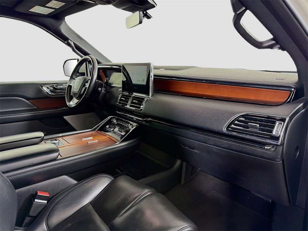 Used 2020 Lincoln Navigator L Reserve w/ Equipment Group 208A Reserve image 34