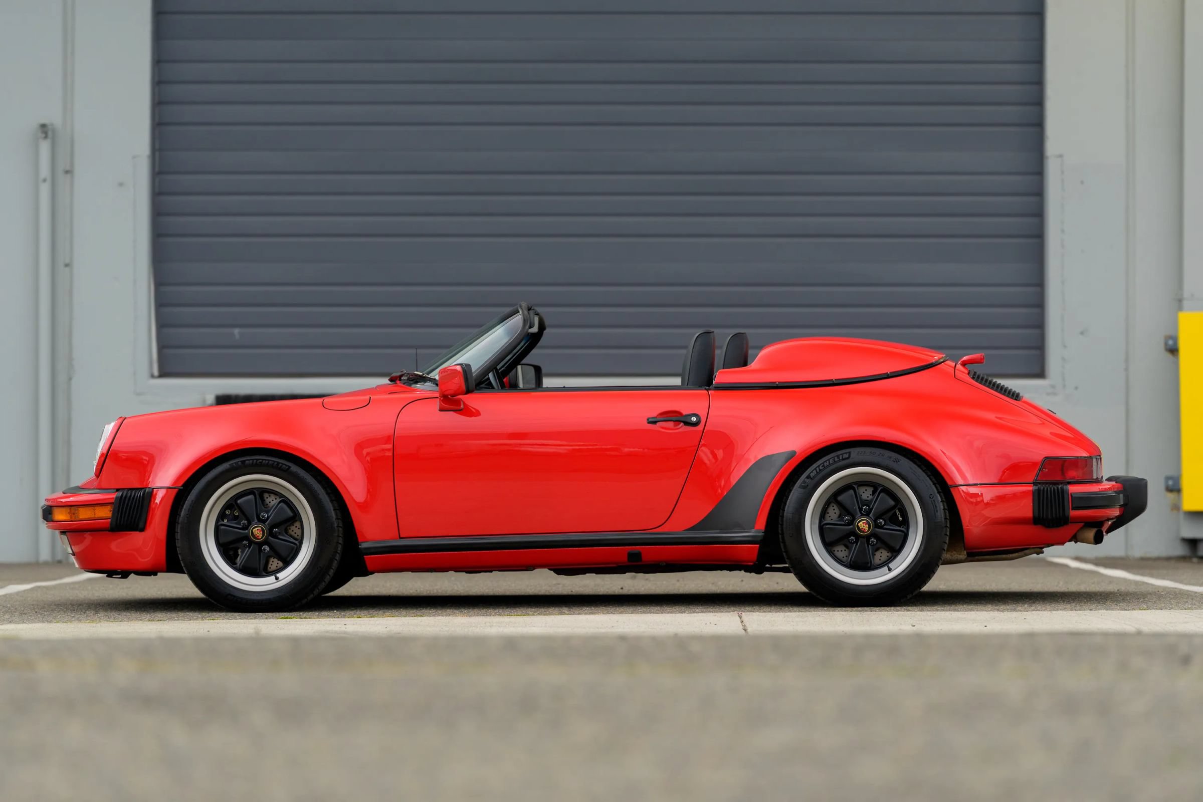 Used 1989 Porsche 911 Carrera RWD image 96