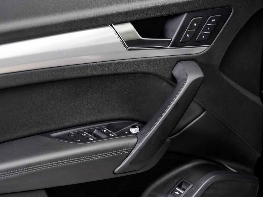 Used 2020 Audi Q5 2.0T Titanium Premium Plus w/ Premium Plus Package image 8