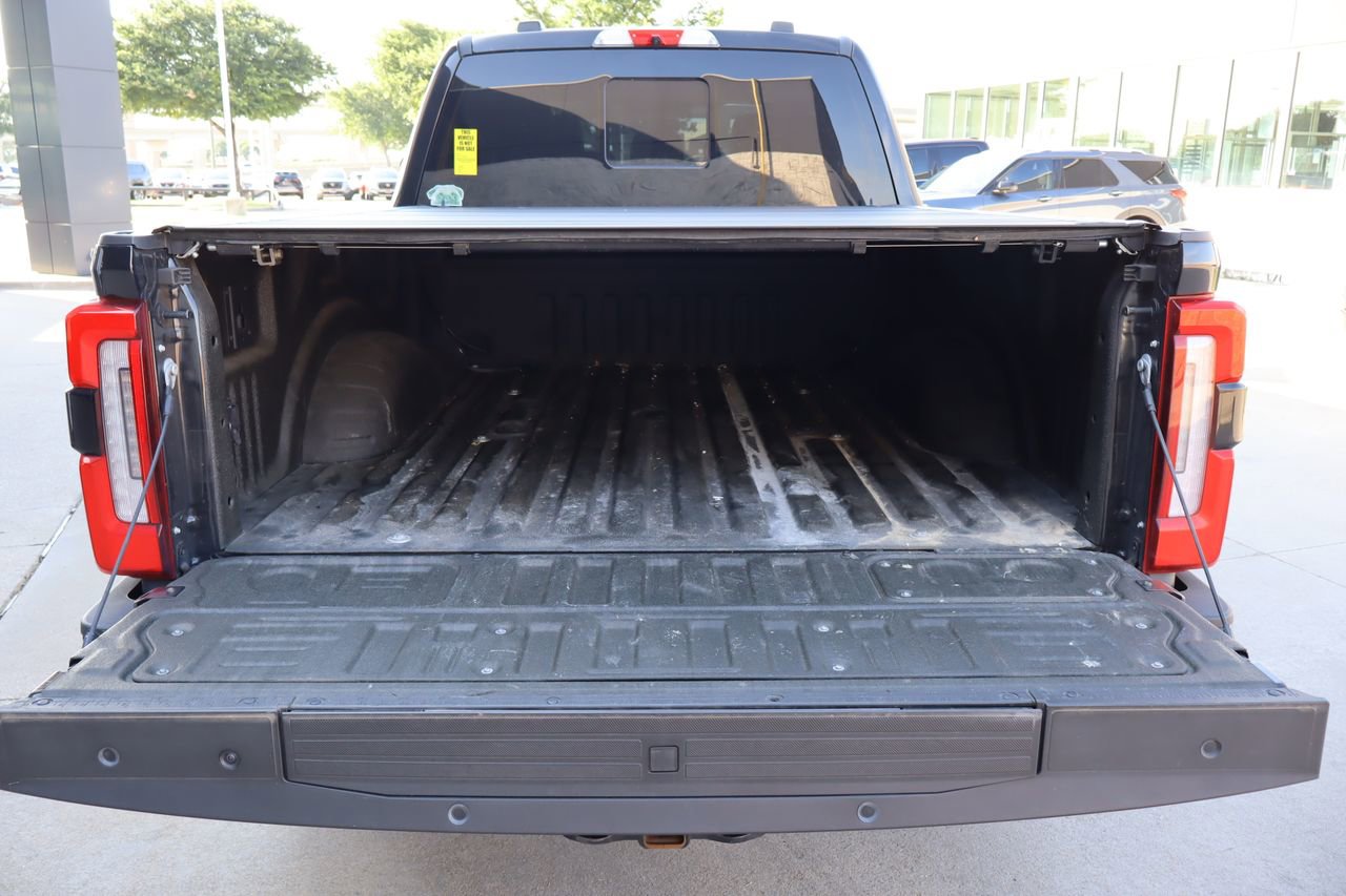 Used 2023 Ford F250 Platinum w/ FX4 Off-Road Package AWD/4WD image 28