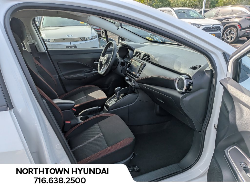 Used 2025 Nissan Versa SR FWD image 30