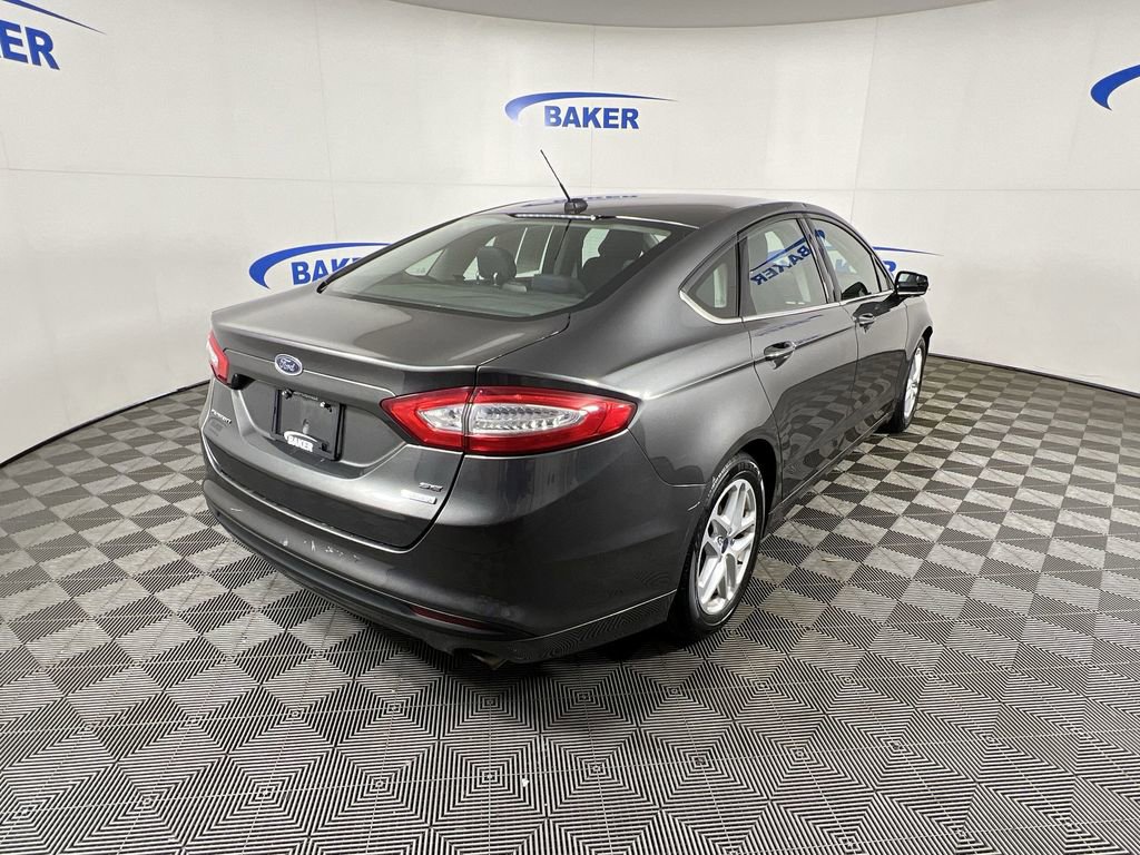 Used 2015 Ford Fusion SE image 8
