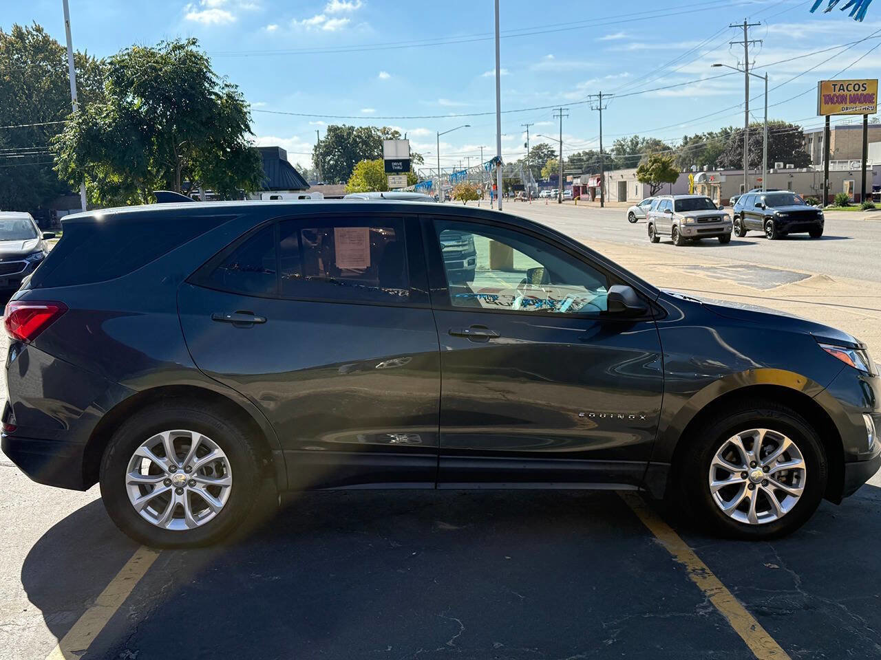 Used 2018 Chevrolet Equinox LS image 6