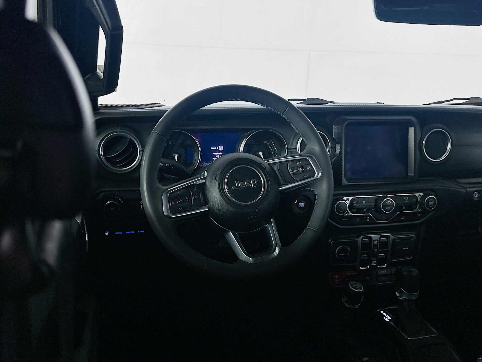 Used 2023 Jeep Wrangler Unlimited Rubicon 4xe w/ Steel Bumper Group image 17