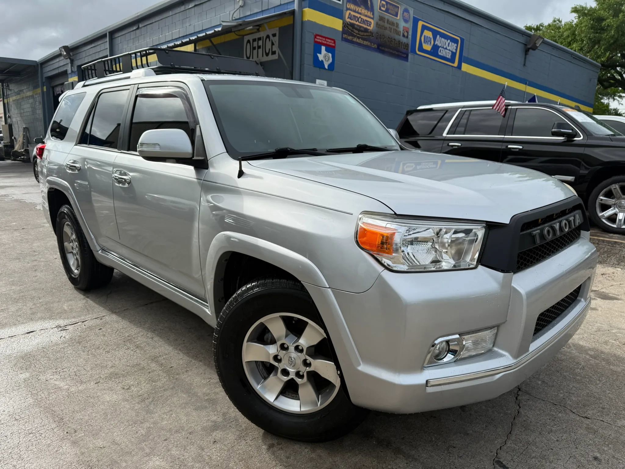 Used 2013 Toyota 4Runner SR5 w/ Convenience Pkg RWD image 1