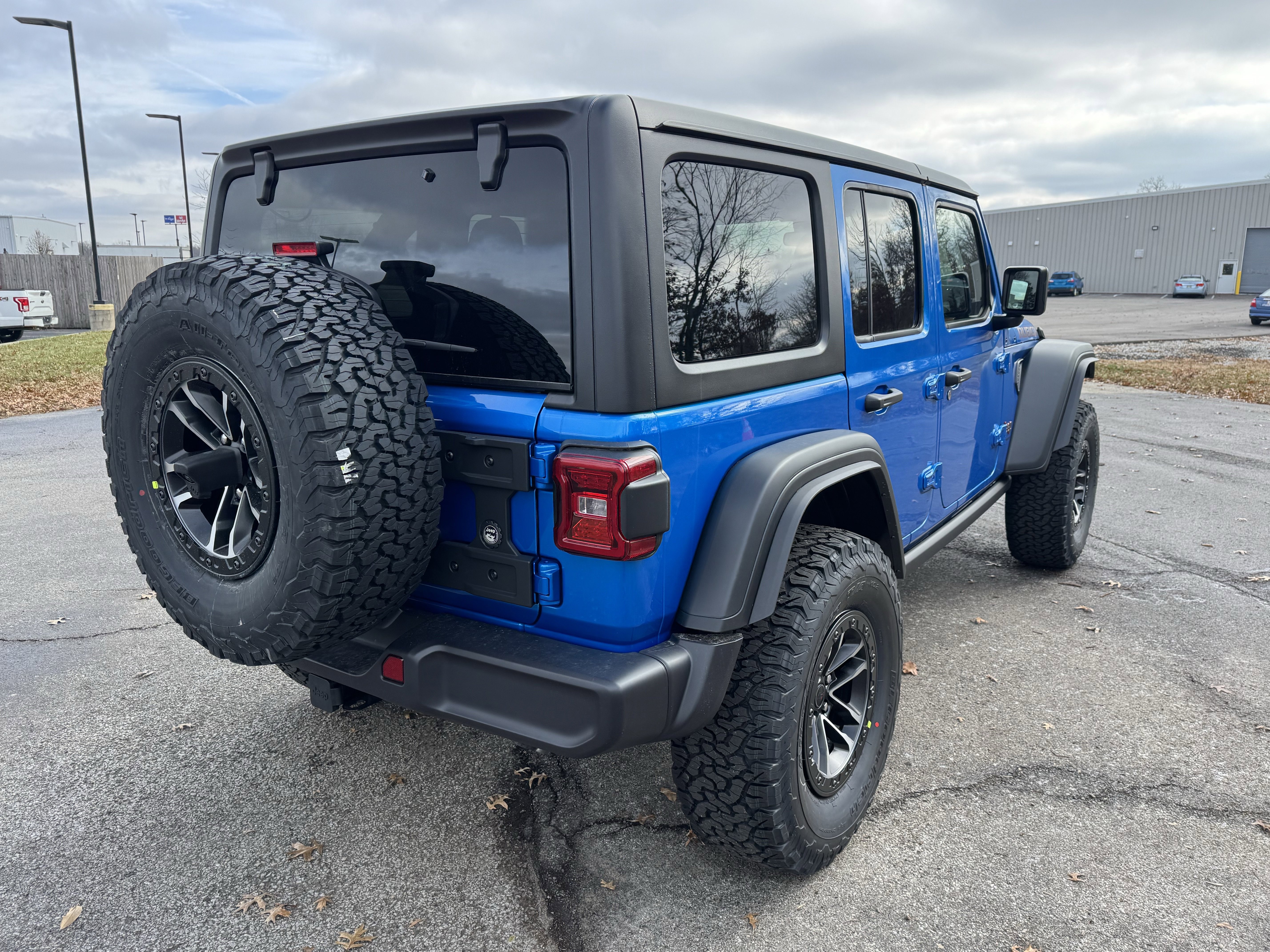 New 2026 Jeep Wrangler Unlimited Rubicon w/ Xtreme 35 Tire Package image 4