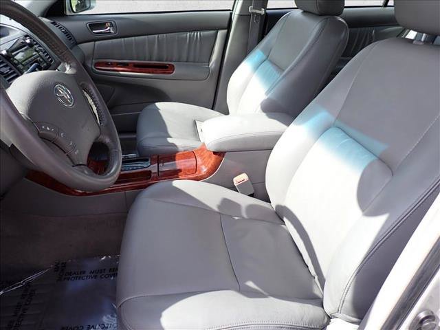 Used 2005 Toyota Camry XLE FWD image 10