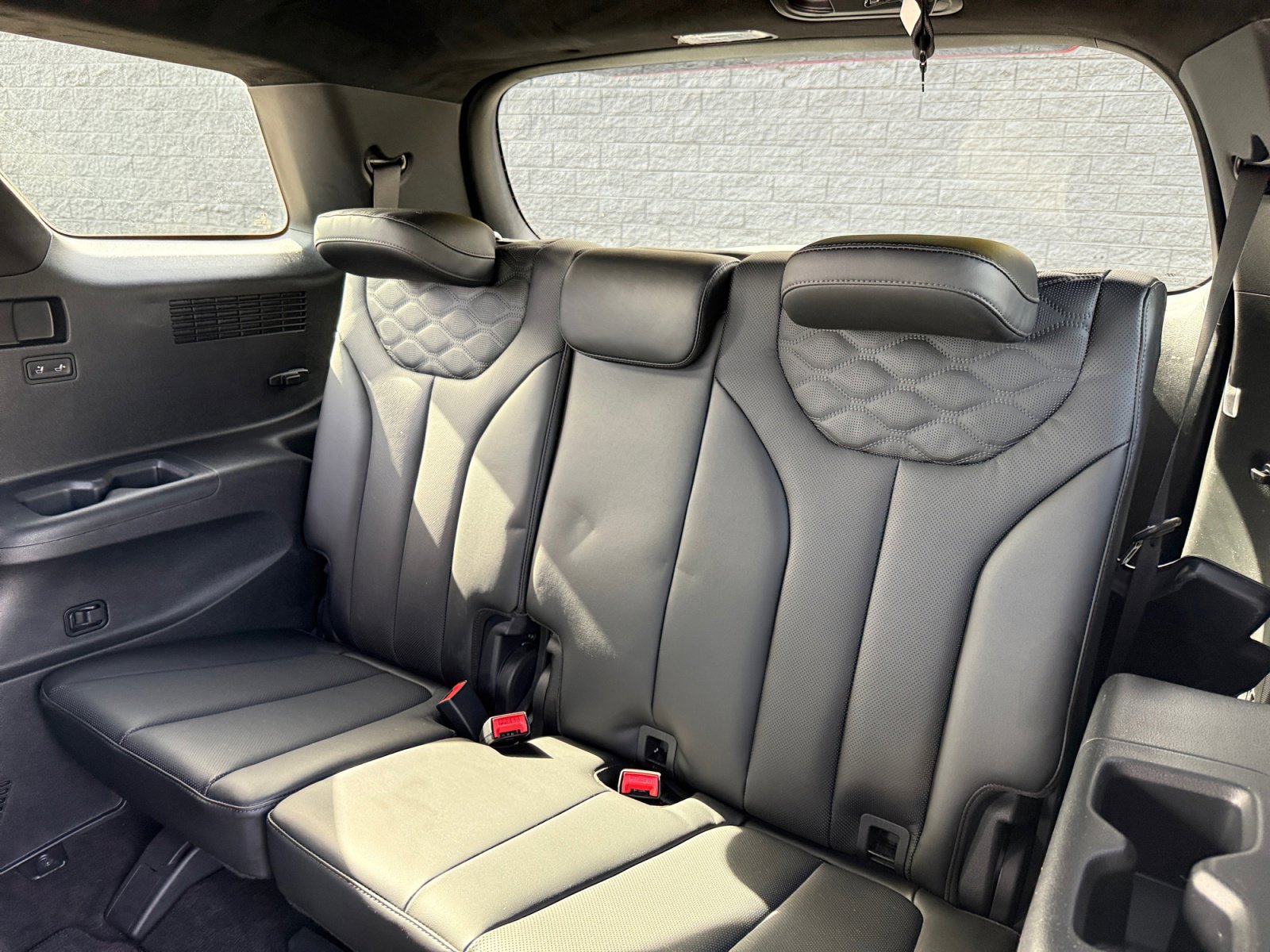 Used 2021 Hyundai Palisade Calligraphy w/ Winter Package image 17