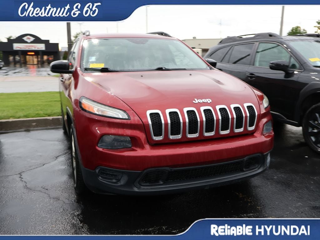Used 2016 Jeep Cherokee Sport FWD image 3