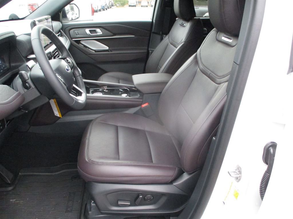New 2026 Ford Explorer Platinum image 11