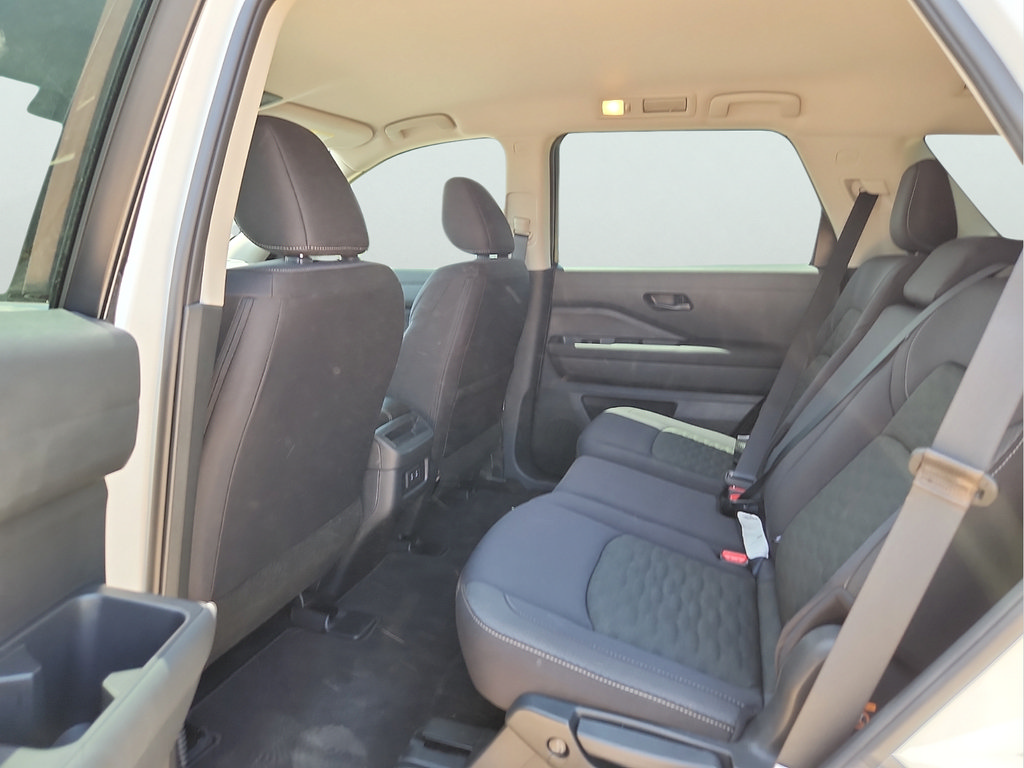 Used 2026 Nissan Pathfinder S FWD image 15