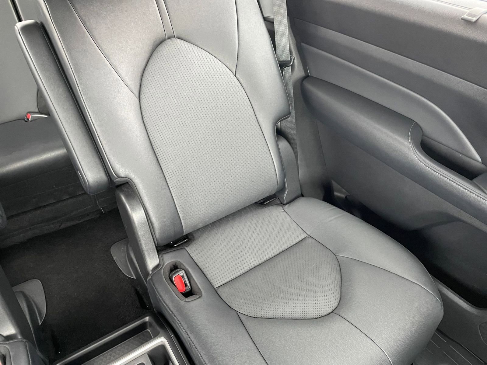 Used 2025 Toyota Grand Highlander FWD image 39