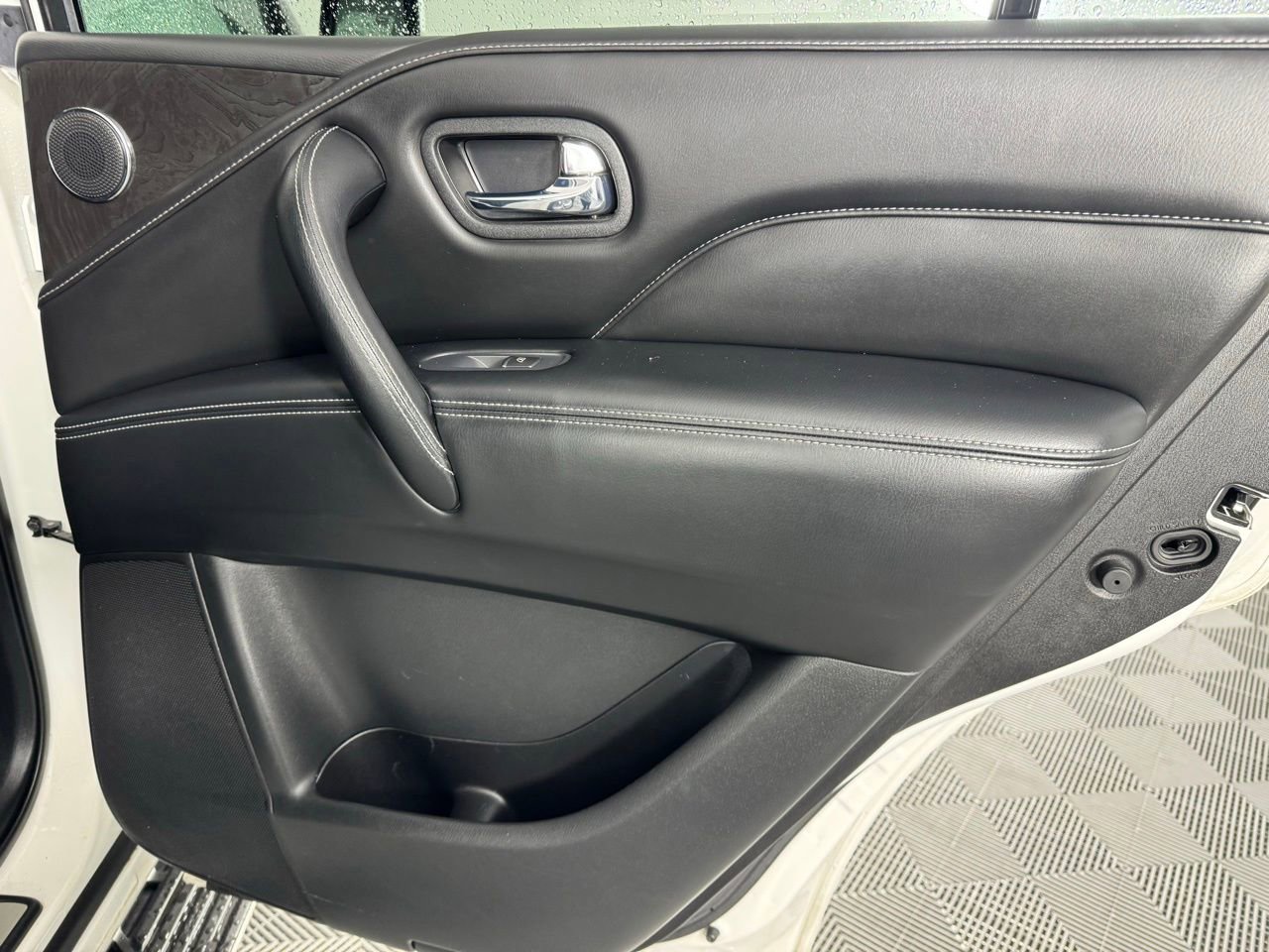 Used 2024 INFINITI QX80 Luxe image 29