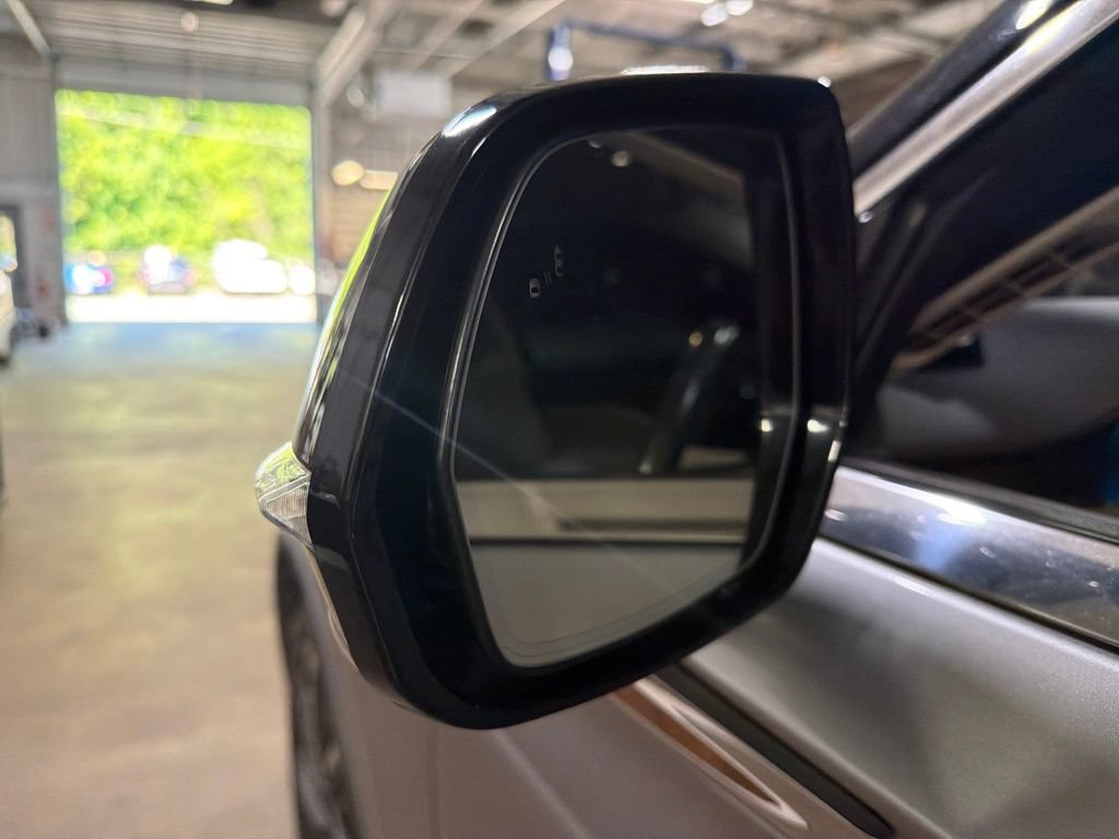 Used 2020 Lincoln Aviator Reserve w/ Equipment Group 201A RWD image 22