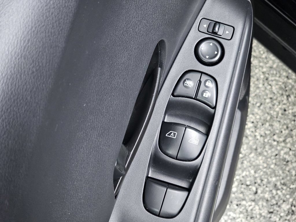 Used 2025 Nissan Kicks Play S FWD image 25