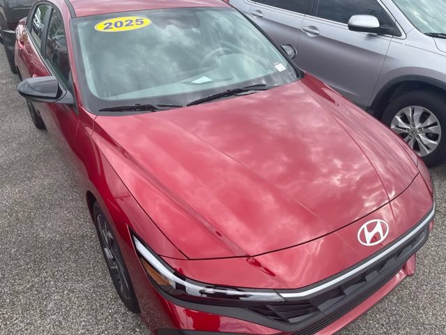 Certified 2025 Hyundai Elantra Sport w/ Cargo Package FWD image 11
