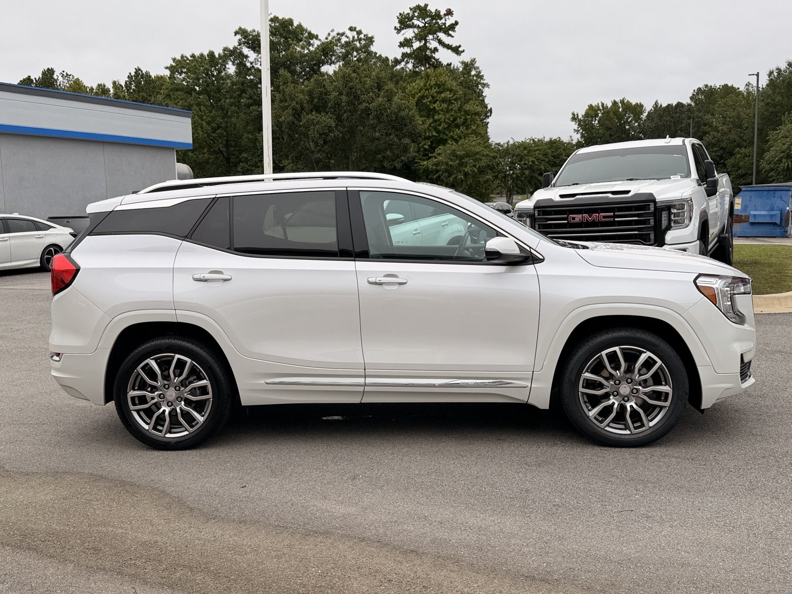 Used 2022 GMC Terrain Denali AWD/4WD image 13