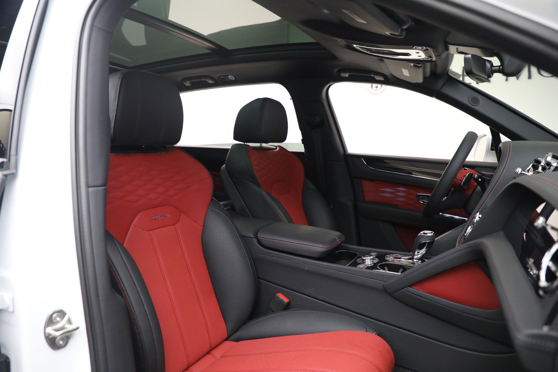 Used 2025 Bentley Bentayga Extended Wheelbase image 23