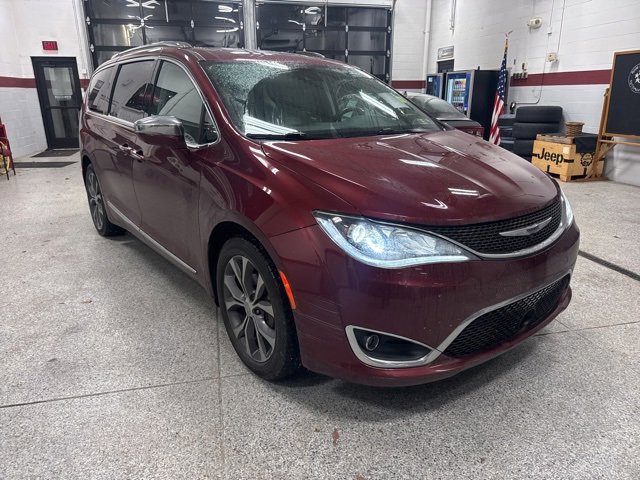 Used 2017 Chrysler Pacifica Limited w/ Advanced Safetytec Group image 7