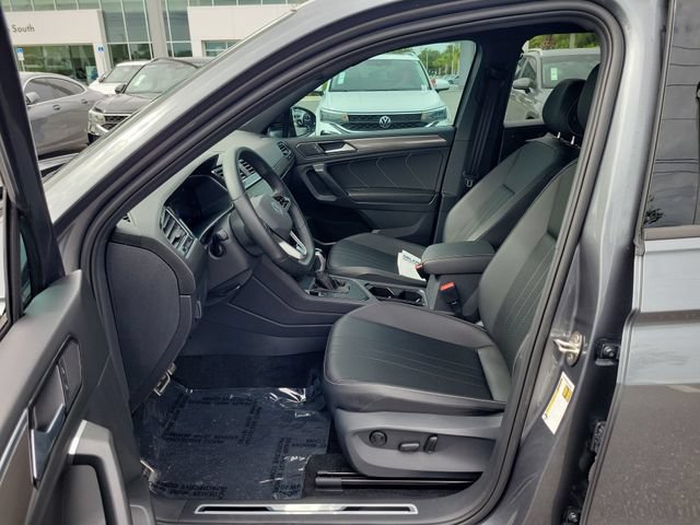 Certified 2023 Volkswagen Tiguan SE R-Line FWD image 16
