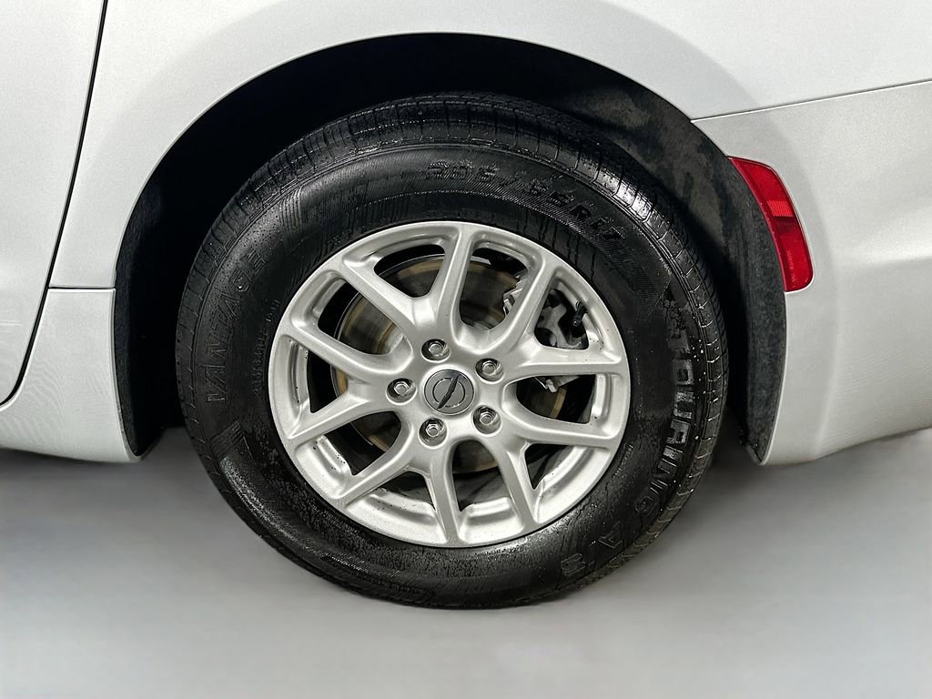 Used 2024 Chrysler Pacifica Touring-L image 33