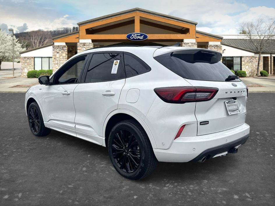 Used 2023 Ford Escape ST-Line Elite w/ Premium Technology Package image 5