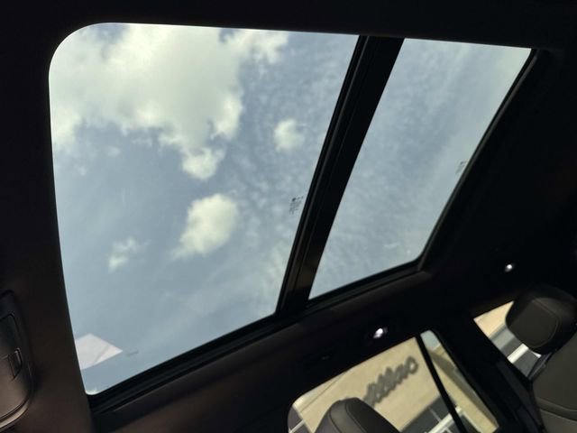 Used 2023 Cadillac XT6 Luxury image 21