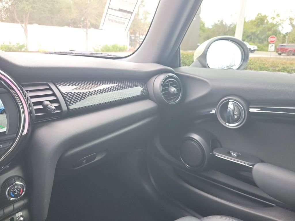 Used 2019 MINI Cooper S w/ Signature Upholstery Package image 31