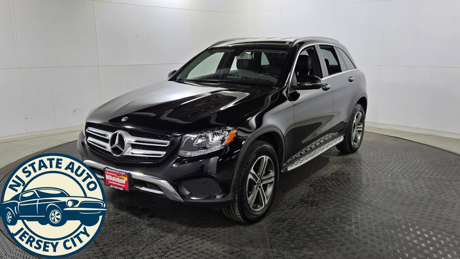 Used 2019 Mercedes-Benz GLC 300 4MATIC w/ Premium Package image 3