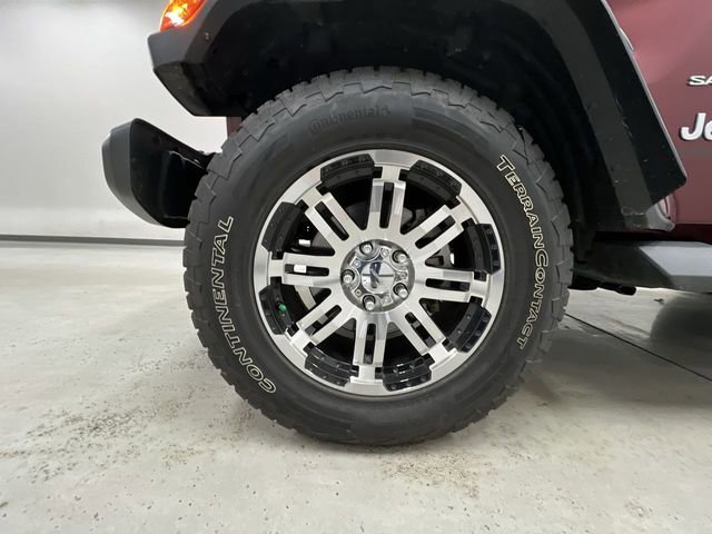 Used 2022 Jeep Wrangler Unlimited Sahara w/ Cold Weather Group image 33