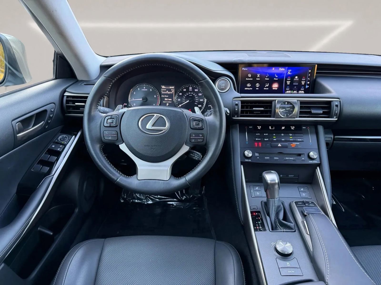 Used 2018 Lexus IS 300 w/ Comfort Package RWD image 12