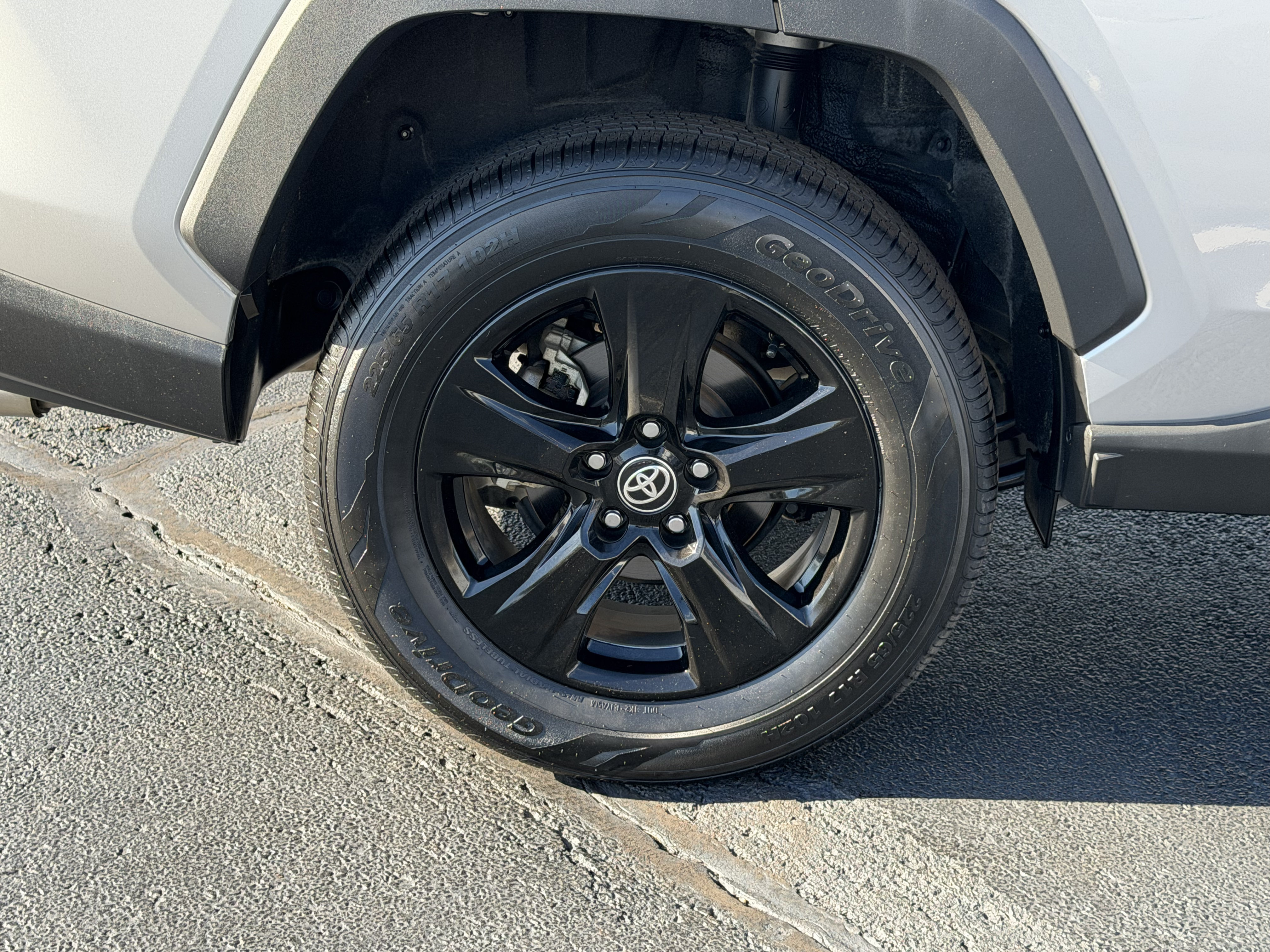 Certified 2023 Toyota RAV4 XLE AWD/4WD image 11