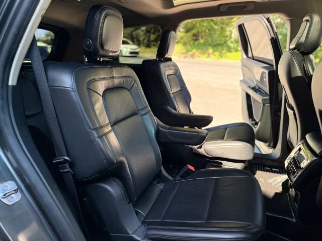 Used 2020 Lincoln Aviator Reserve w/ Equipment Group 201A image 16