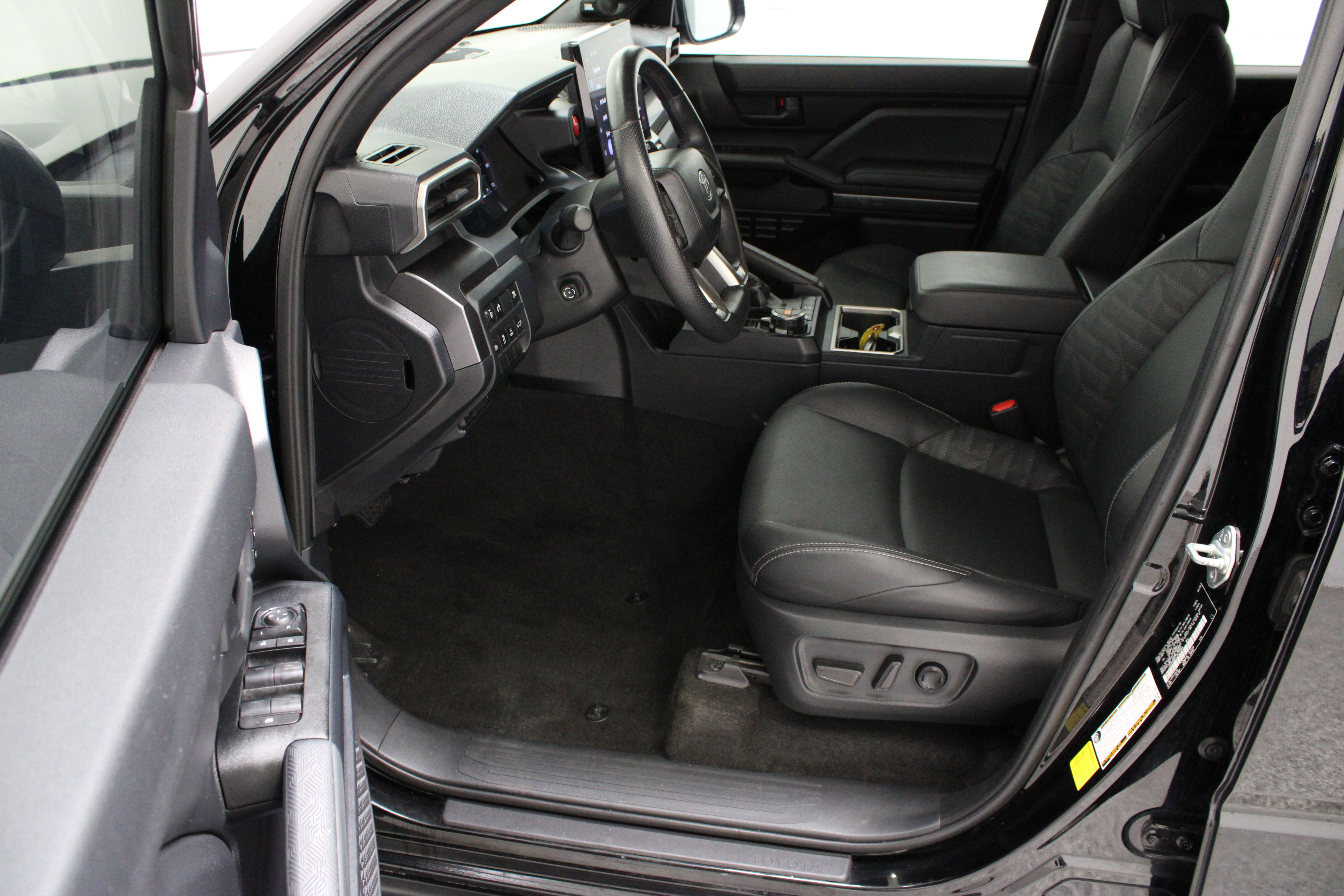 Used 2025 Toyota 4Runner TRD Off-Road Premium w/ Tow Technology Package AWD/4WD image 14
