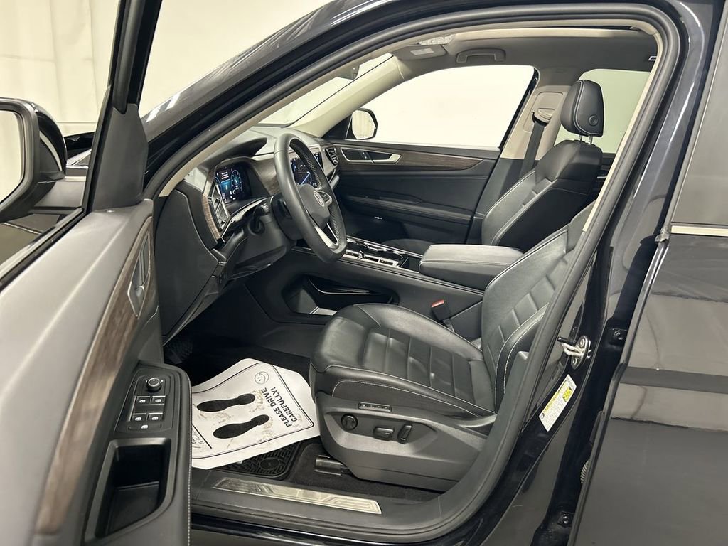 Certified 2024 Volkswagen Atlas SEL image 9