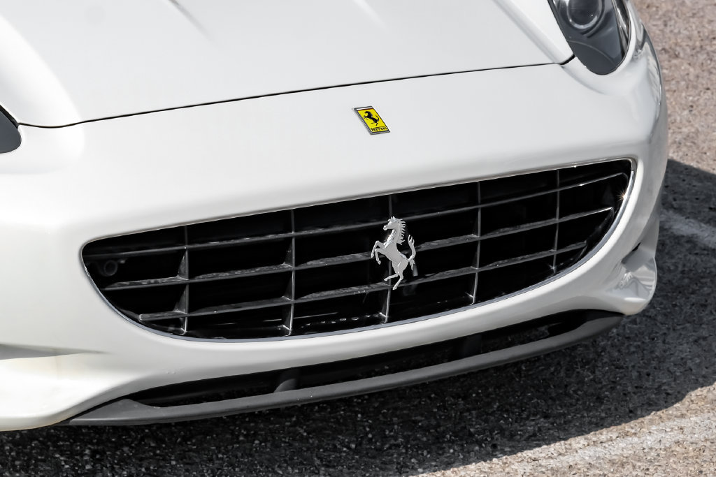 Used 2014 Ferrari California RWD image 46