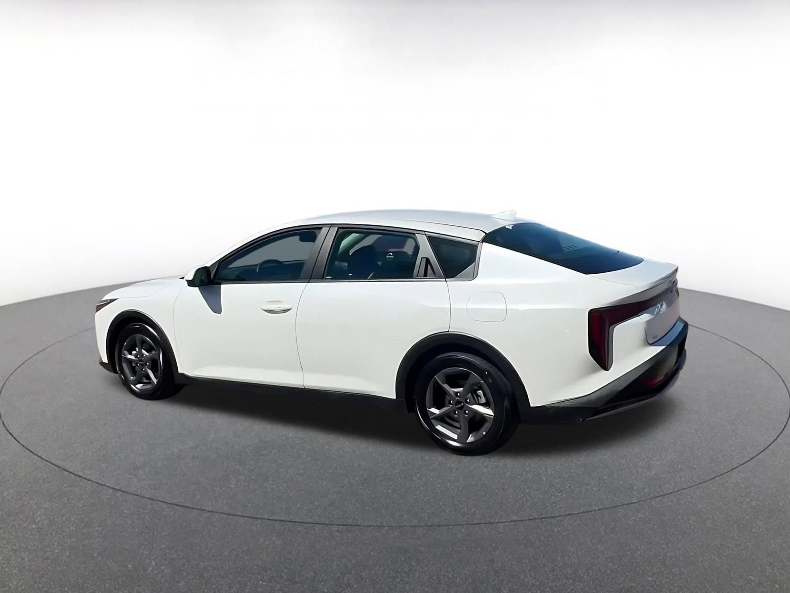 Used 2025 Kia K4 FWD image 12