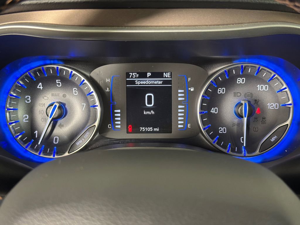 Used 2019 Chrysler Pacifica Touring-L FWD image 25