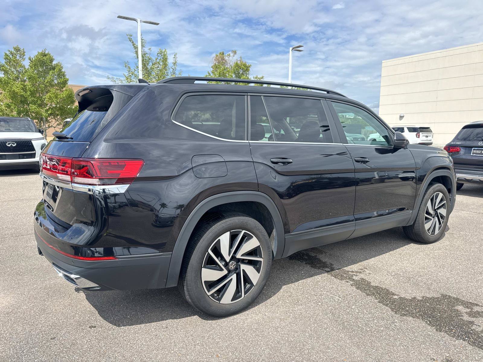 Used 2025 Volkswagen Atlas SE FWD image 5