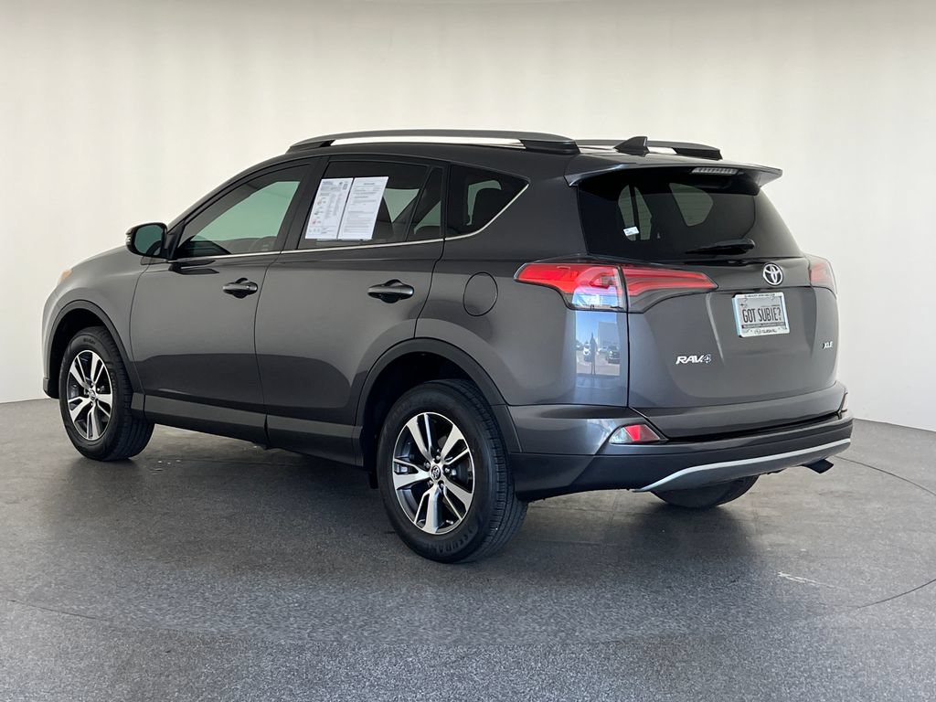 Used 2018 Toyota RAV4 XLE FWD image 6