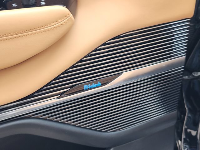 Certified 2025 Jeep Grand Wagoneer Series III AWD/4WD image 24