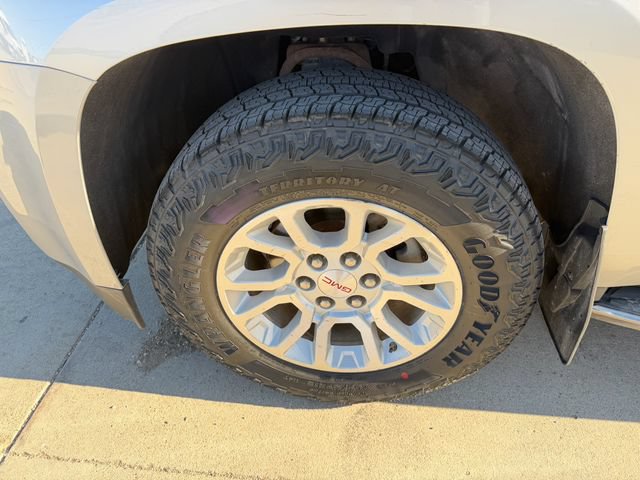 Used 2017 GMC Yukon XL SLT AWD/4WD image 13