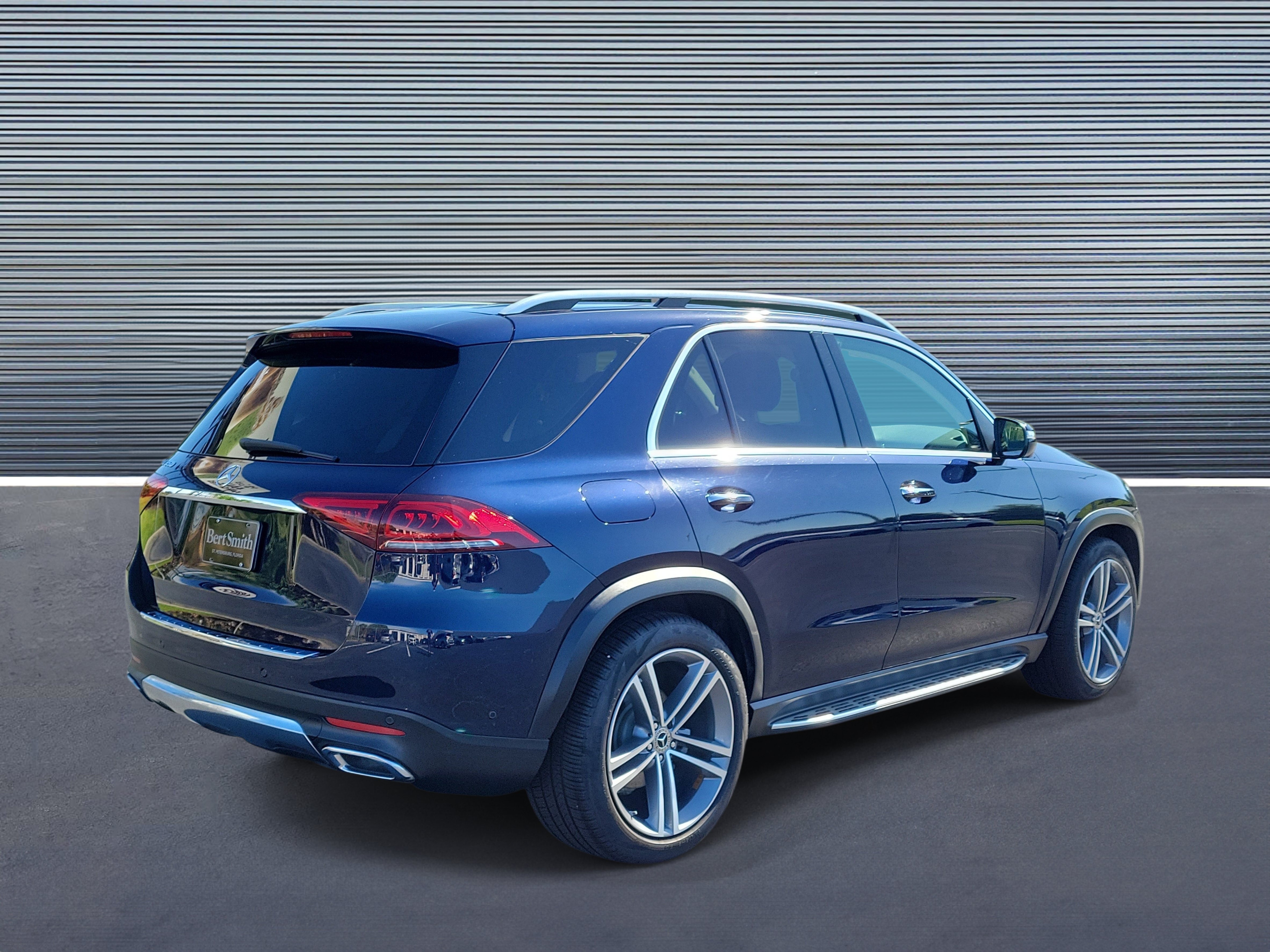 Used 2021 Mercedes-Benz GLE 350 image 3