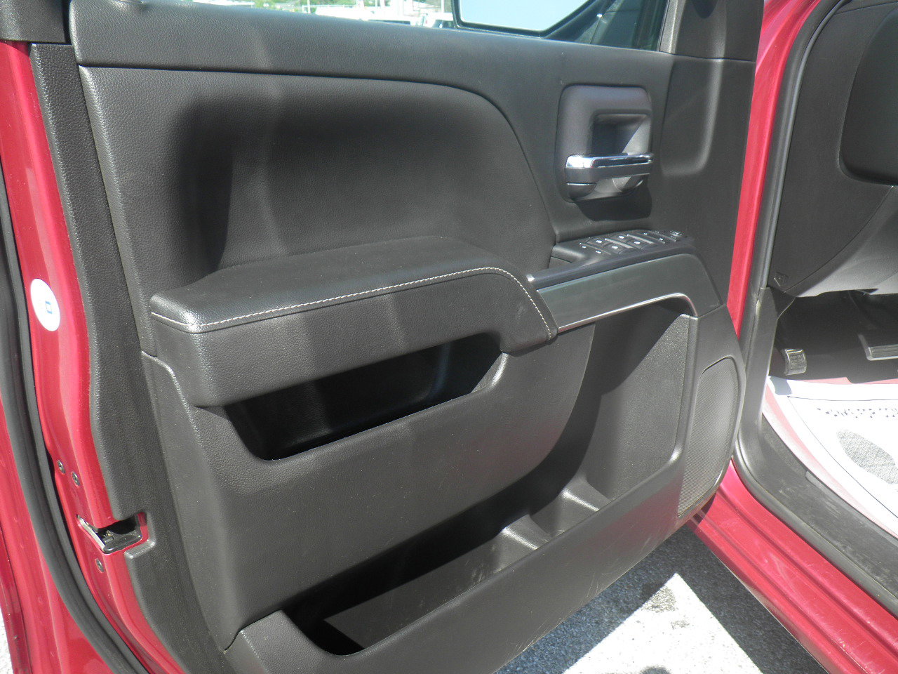 Used 2018 Chevrolet Silverado 1500 LT w/ All Star Edition image 17