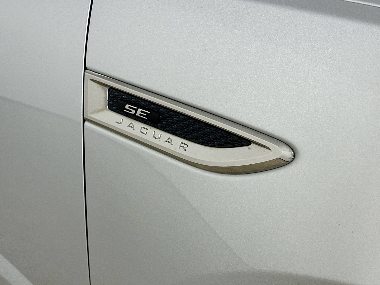 Used 2018 Jaguar E-PACE SE AWD/4WD image 9