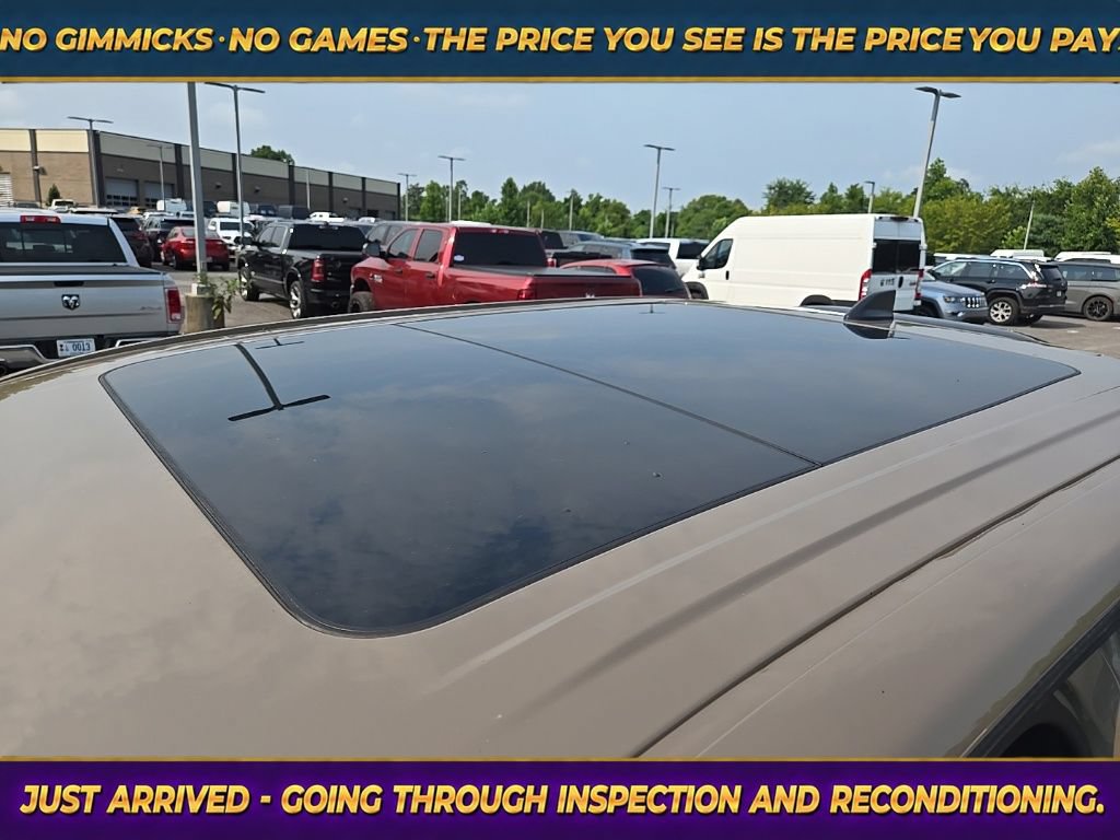 Used 2023 Nissan Titan PRO-4X w/ Pro-4x Convenience Package AWD/4WD image 13