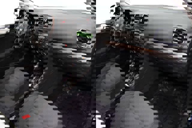 Used 2014 Volkswagen Golf 2.5L image 18